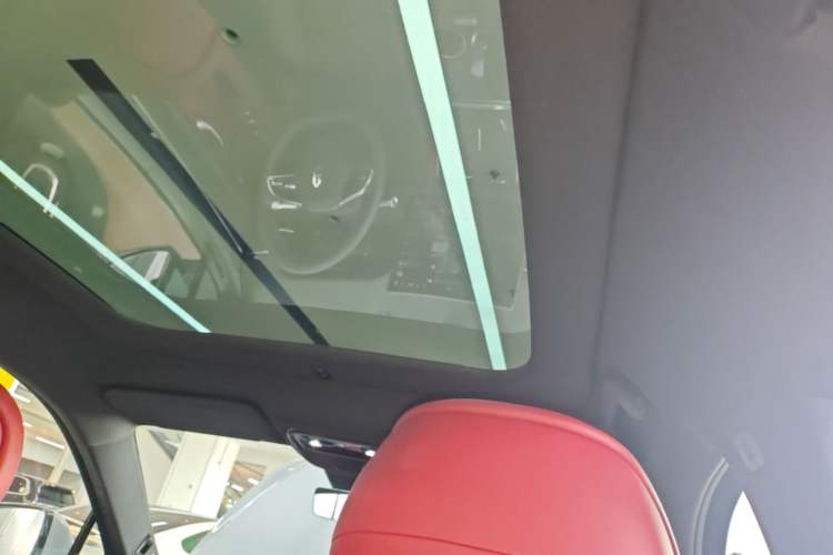 Used Hima AITO M5 2025 Extended-Range Ultra All-Wheel-Drive Version Headliner