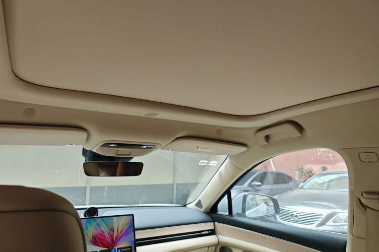 Used Hima AITO M5 2025 All-Electric Ultra Rear-Wheel-Drive Version Headliner