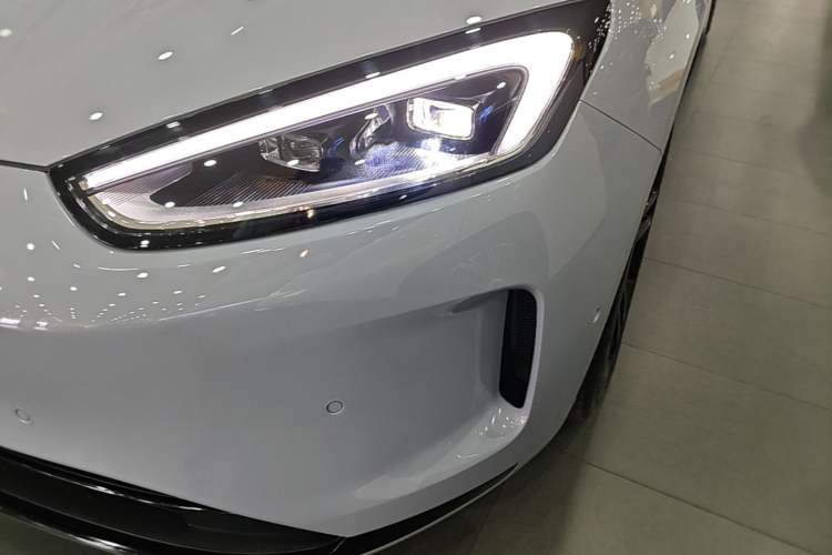 Used Hima AITO M5 2025 Extended-Range Ultra All-Wheel-Drive Version Left Front Headlight
