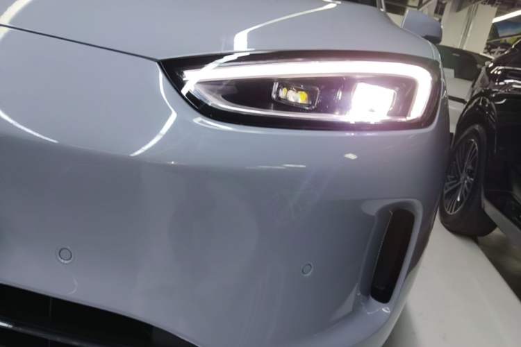Used Hima AITO M5 2025 Extended-Range Ultra All-Wheel-Drive Version Left Front Headlight