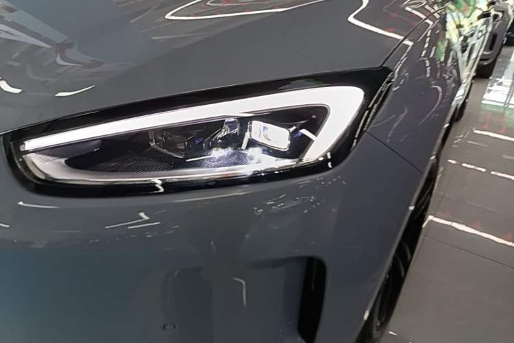Used Hima AITO M5 2025 Extended-Range Ultra All-Wheel-Drive Version Left Front Headlight