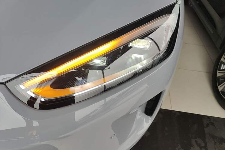 Used Hima AITO M5 2025 Extended-Range Ultra Rear-Wheel-Drive Version Left Front Headlight