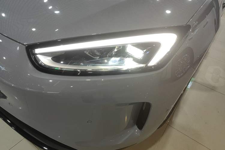 Used Hima AITO M5 2025 Extended-Range Ultra All-Wheel-Drive Version Left Front Headlight
