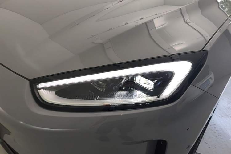 Used Hima AITO M5 2025 Extended-Range Ultra All-Wheel-Drive Version Left Front Headlight