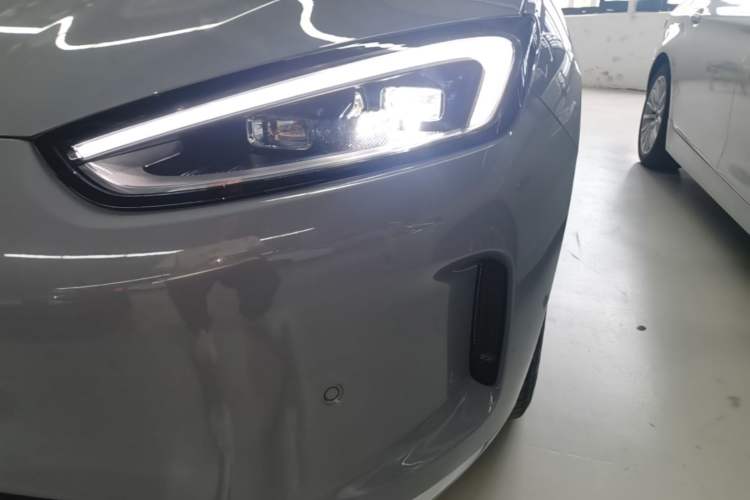 Used Hima AITO M5 2025 All-Electric Ultra Rear-Wheel-Drive Version Left Front Headlight