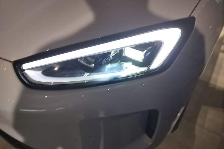 Used Hima AITO M5 2025 Extended-Range Ultra All-Wheel-Drive Version Left Front Headlight