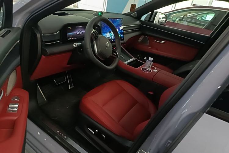 Used Hima AITO M5 2025 Extended-Range Ultra All-Wheel-Drive Version Left Front Seat