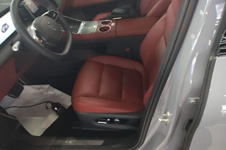 Used Hima AITO M5 2025 Extended-Range Ultra All-Wheel-Drive Version Left Front Seat