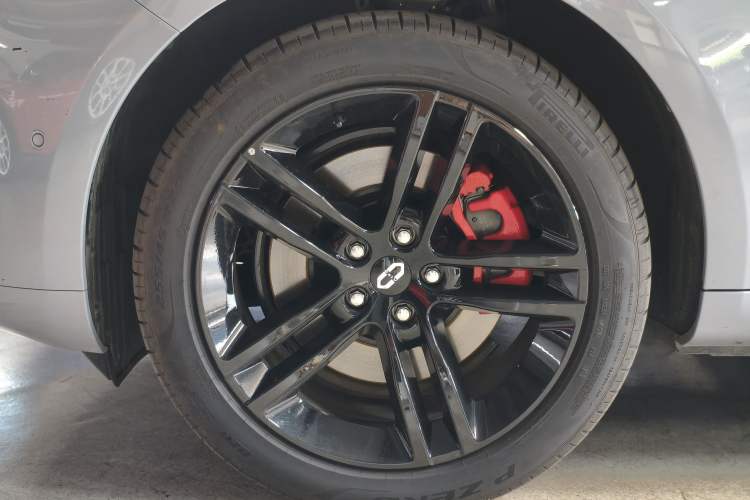 Used Hima AITO M5 2025 Extended-Range Ultra All-Wheel-Drive Version Left Front Wheel Hub