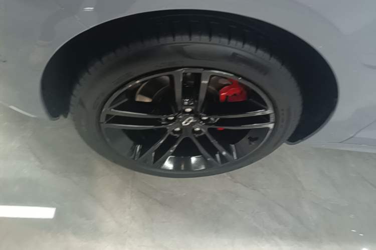 Used Hima AITO M5 2025 Extended-Range Ultra All-Wheel-Drive Version Left Front Wheel Hub