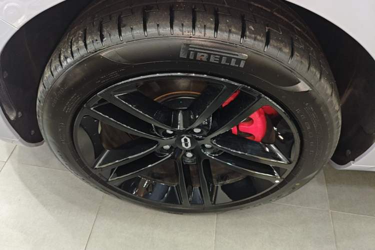 Used Hima AITO M5 2025 Extended-Range Ultra All-Wheel-Drive Version Left Front Wheel Hub