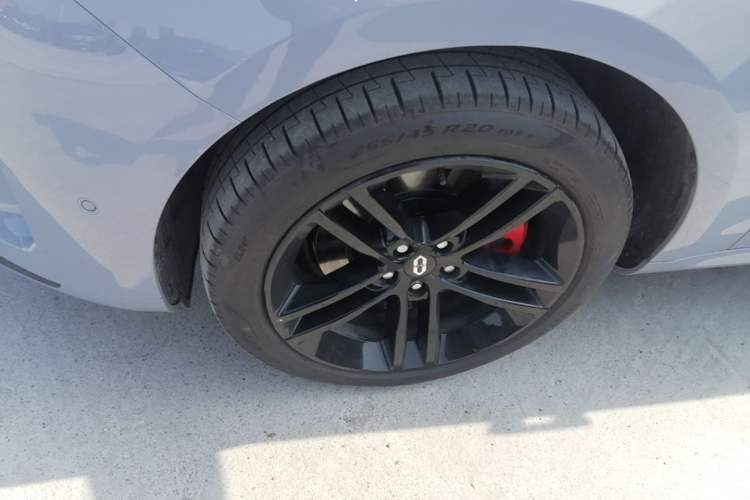 Used Hima AITO M5 2025 Extended-Range Ultra All-Wheel-Drive Version Left Front Wheel Hub