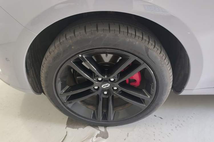 Used Hima AITO M5 2025 Extended-Range Ultra All-Wheel-Drive Version Left Front Wheel Hub