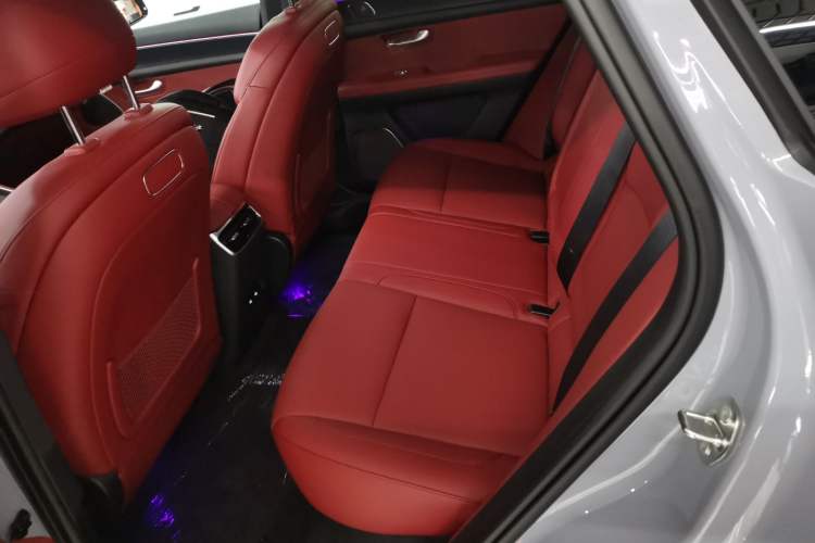 Used Hima AITO M5 2025 Extended-Range Ultra All-Wheel-Drive Version Left Rear Seat