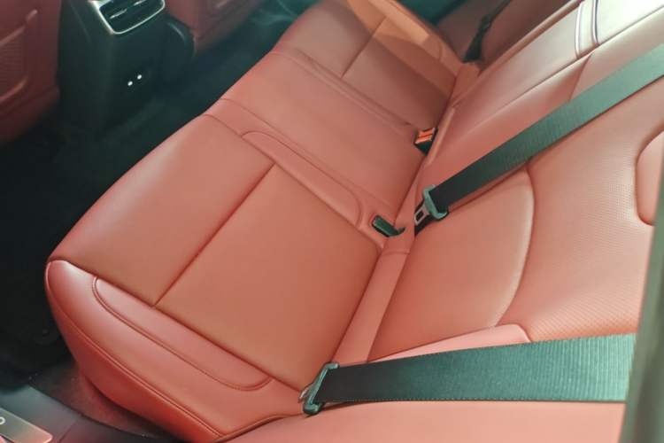 Used Hima AITO M5 2025 Extended-Range Ultra All-Wheel-Drive Version Left Rear Seat