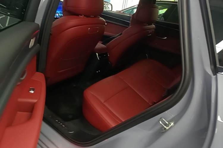 Used Hima AITO M5 2025 Extended-Range Ultra All-Wheel-Drive Version Left Rear Seat