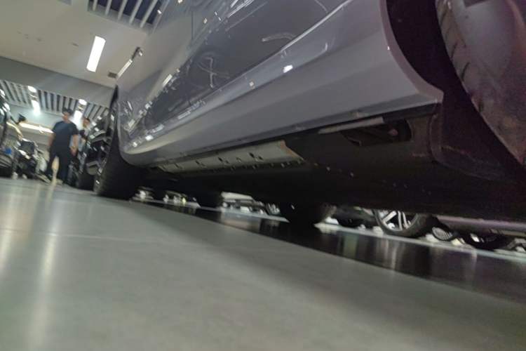 Used Hima AITO M5 2025 Extended-Range Ultra Rear-Wheel-Drive Version Left Side Sill