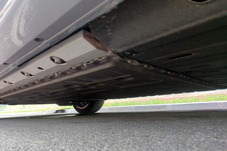 Used Hima AITO M5 2025 Extended-Range Ultra All-Wheel-Drive Version Left Side Sill