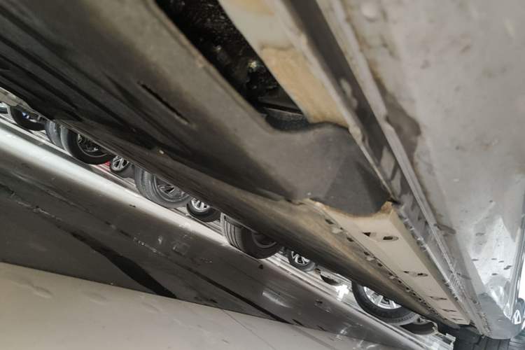 Used Hima AITO M5 2025 Extended-Range Ultra Rear-Wheel-Drive Version Left Side Sill