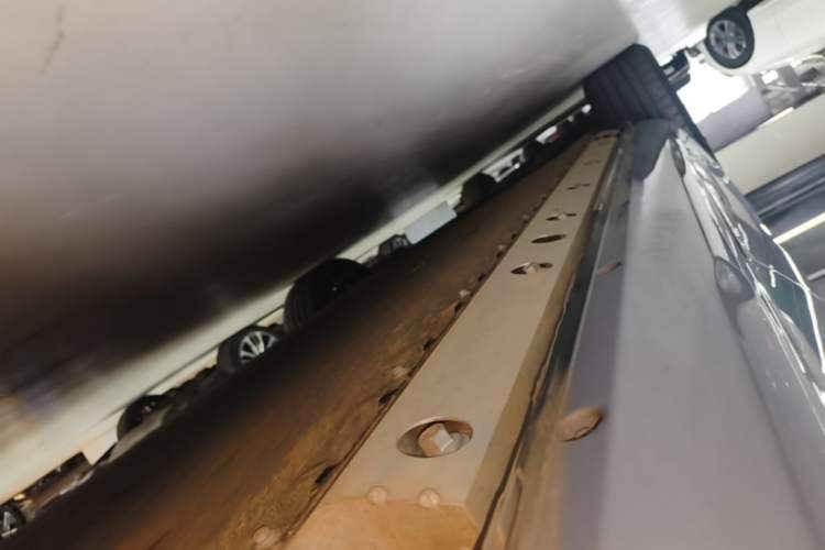 Used Hima AITO M5 2025 All-Electric Ultra Rear-Wheel-Drive Version Left Side Sill