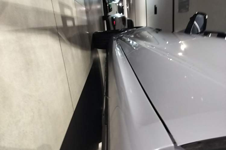 Used Hima AITO M5 2025 Extended-Range Ultra All-Wheel-Drive Version Left Side Sill