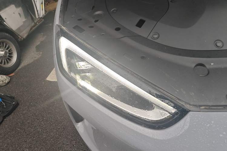 Used Hima AITO M5 2025 Extended-Range Ultra Rear-Wheel-Drive Version Right Front Headlight