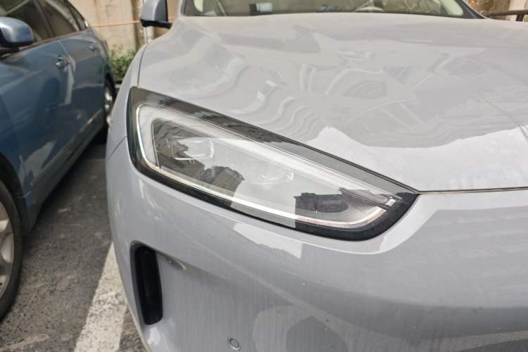 Used Hima AITO M5 2025 All-Electric Ultra Rear-Wheel-Drive Version Right Front Headlight
