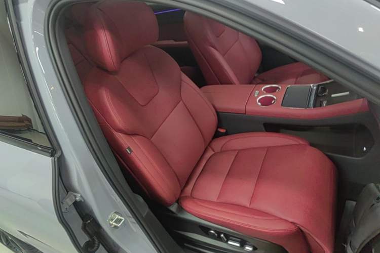 Used Hima AITO M5 2025 Extended-Range Ultra Rear-Wheel-Drive Version Right Front Seat