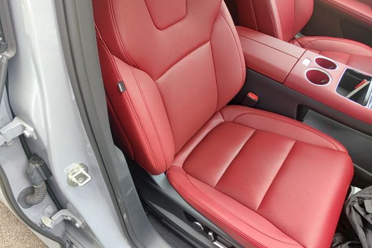 Used Hima AITO M5 2025 Extended-Range Ultra All-Wheel-Drive Version Right Front Seat