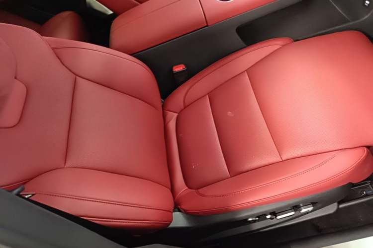 Used Hima AITO M5 2025 Extended-Range Ultra All-Wheel-Drive Version Right Front Seat