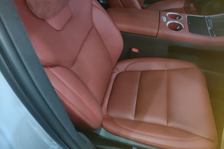 Used Hima AITO M5 2025 Extended-Range Ultra All-Wheel-Drive Version Right Front Seat
