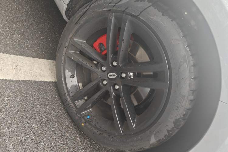 Used Hima AITO M5 2025 Extended-Range Ultra Rear-Wheel-Drive Version Right Front Wheel Hub