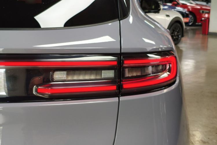 Used Hima AITO M5 2025 Extended-Range Ultra All-Wheel-Drive Version Right Rear Taillight