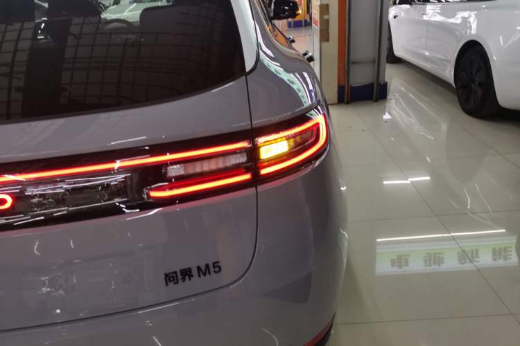 Used Hima AITO M5 2025 Extended-Range Ultra All-Wheel-Drive Version Right Rear Taillight