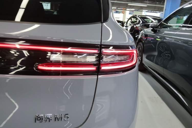 Used Hima AITO M5 2025 Extended-Range Ultra All-Wheel-Drive Version Right Rear Taillight
