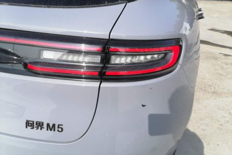 Used Hima AITO M5 2025 Extended-Range Ultra All-Wheel-Drive Version Right Rear Taillight