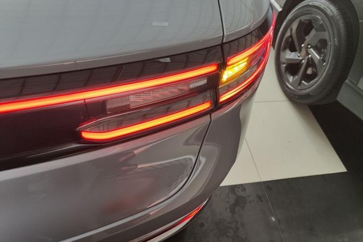 Used Hima AITO M5 2025 Extended-Range Ultra Rear-Wheel-Drive Version Right Rear Taillight