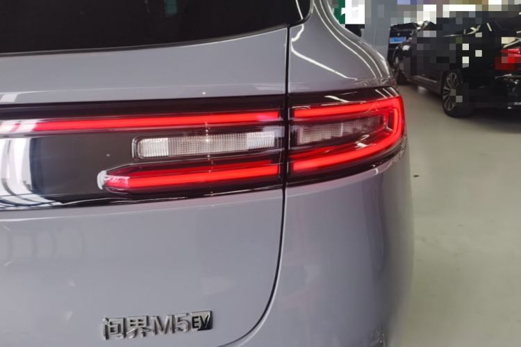 Used Hima AITO M5 2025 All-Electric Ultra Rear-Wheel-Drive Version Right Rear Taillight