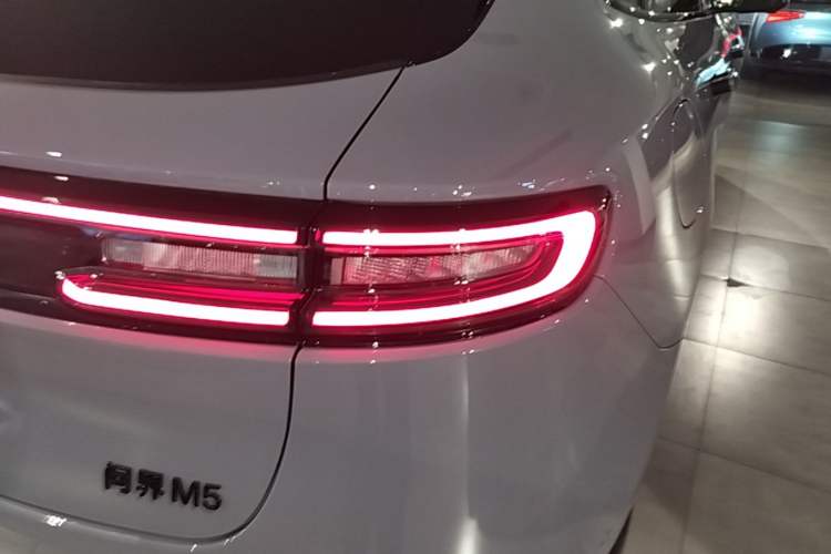 Used Hima AITO M5 2025 Extended-Range Ultra All-Wheel-Drive Version Right Rear Taillight
