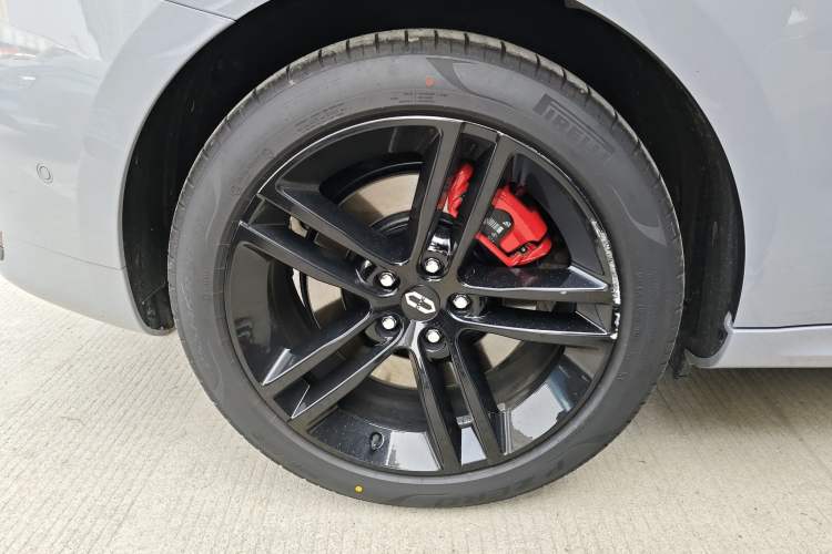 Used Hima AITO M5 2025 Extended-Range Ultra All-Wheel-Drive Version Right Rear Wheel Hub