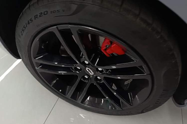 Used Hima AITO M5 2025 Extended-Range Ultra All-Wheel-Drive Version Right Rear Wheel Hub