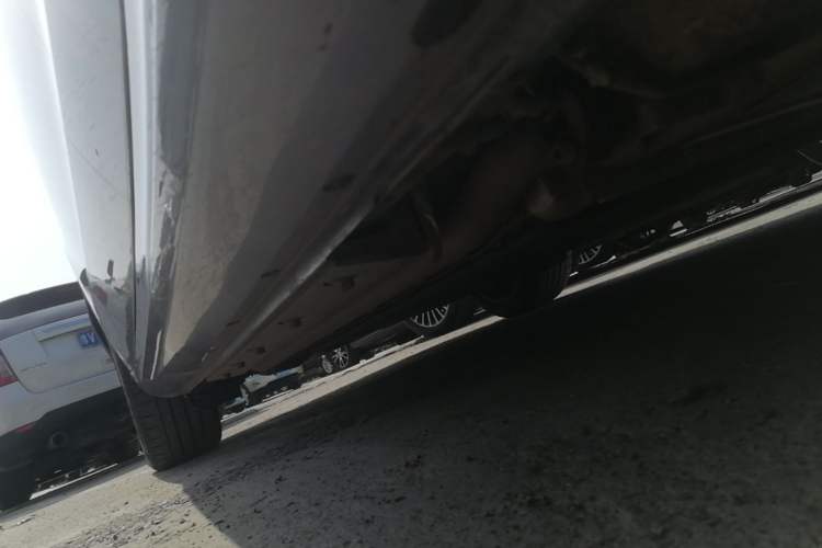 Used Hima AITO M5 2025 Extended-Range Ultra All-Wheel-Drive Version Right Side Sill