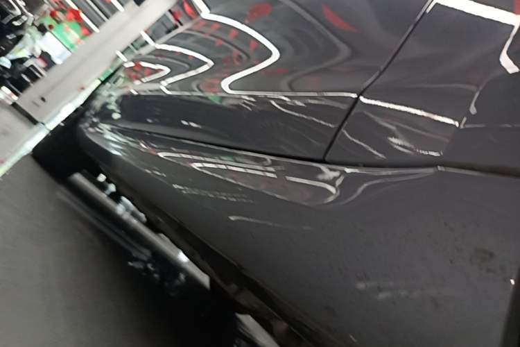Used Hima AITO M5 2025 Extended-Range Ultra All-Wheel-Drive Version Right Side Sill