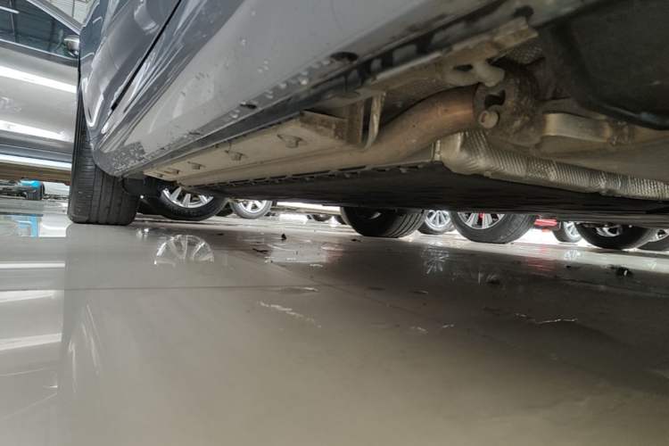 Used Hima AITO M5 2025 Extended-Range Ultra Rear-Wheel-Drive Version Right Side Sill