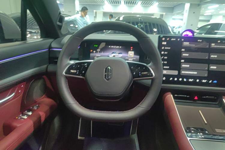 Used Hima AITO M5 2025 Extended-Range Ultra Rear-Wheel-Drive Version Steering Wheel