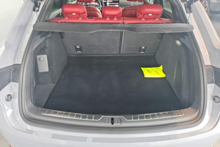 Used Hima AITO M5 2025 Extended-Range Ultra All-Wheel-Drive Version Trunk