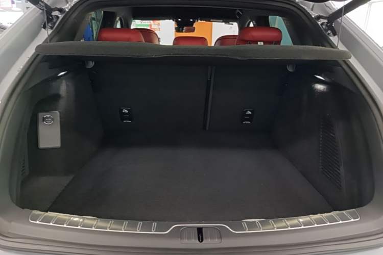 Used Hima AITO M5 2025 Extended-Range Ultra All-Wheel-Drive Version Trunk