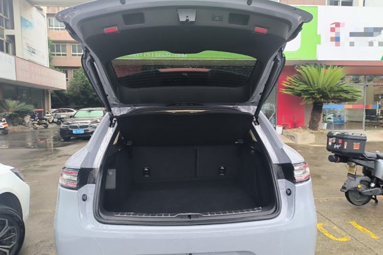 Used Hima AITO M5 2025 All-Electric Ultra Rear-Wheel-Drive Version Trunk
