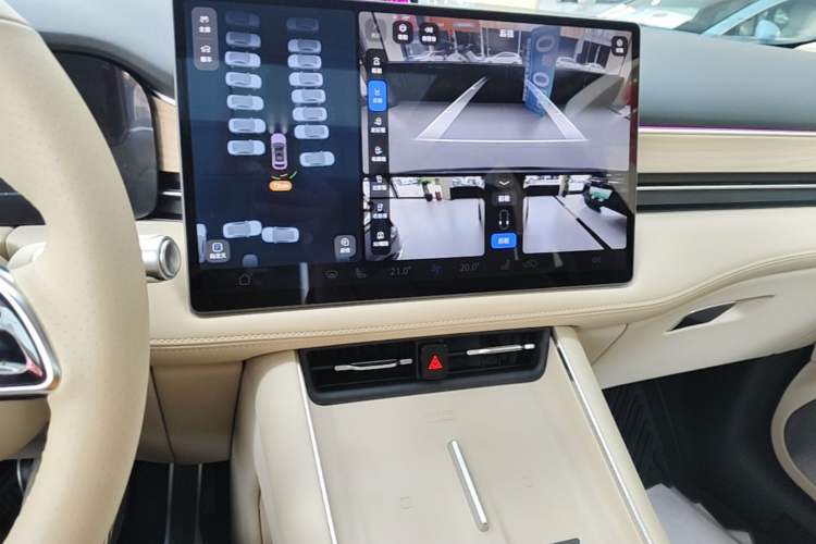 Used Hima AITO M5 2025 Extended-Range Ultra All-Wheel-Drive Version Audio And AC Panel