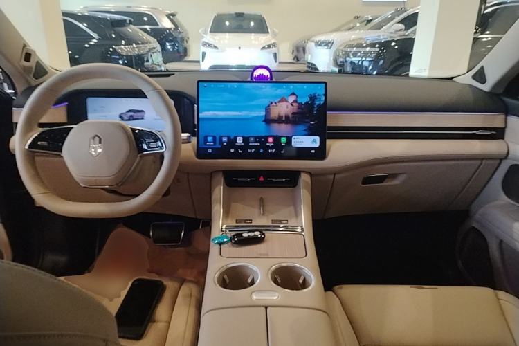 Used Hima AITO M5 2025 Extended-Range Ultra All-Wheel-Drive Version Center Console